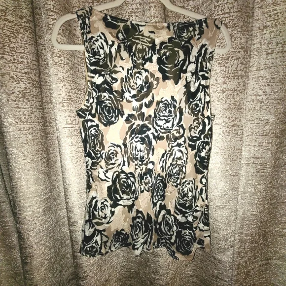 St. John Black and Cream Floral Blouse - Picture 4 of 5